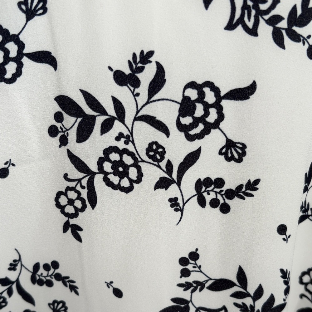 LOFT White with Blue Floral Pattern Camisole Top Medium - Picture 5 of 7